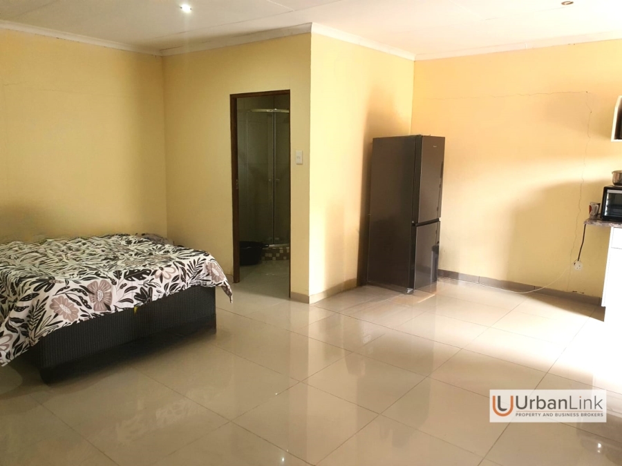 6 Bedroom Property for Sale in Safari Gardens North West